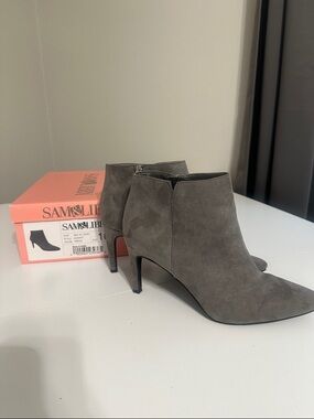 Sam & Libby Gray Suede Pointed Toe Ankle Booties